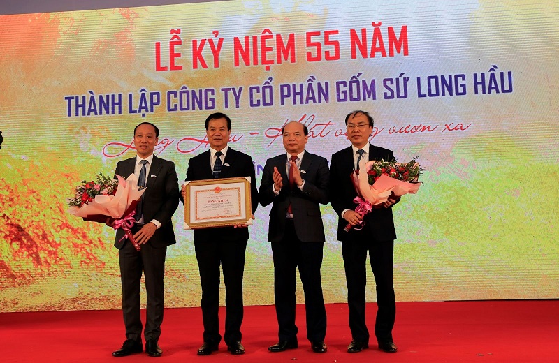 Gốm sứ Long Hầu Kỷ niệm 55 năm thành lập và phát triển